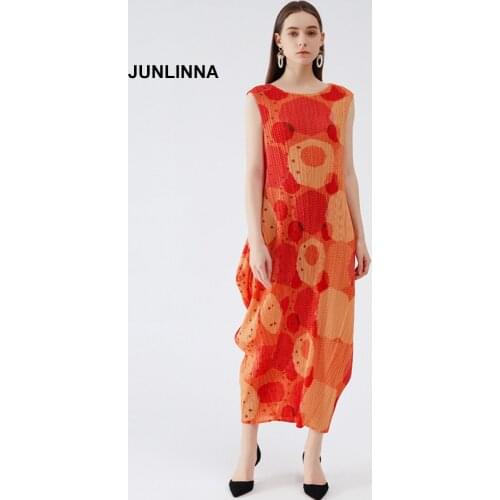 One Free Size Women Pleated Dress Orange Print High Elastic Oversized Sleeveless Round Collar Casual Style 2021 Summer Vestidos