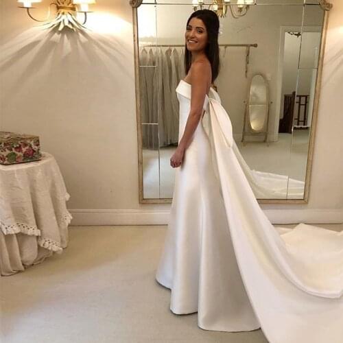 2020 Simple A-line Wedding Dresses Strapless Chapel Train Satin Bridal Gowns Backless Vestido De Noiva Charming robe de mariée