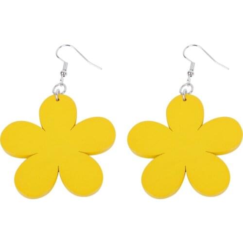 Minimalism Yellow Color Earring Flower Shape Women Jewelry Ear Decoration Wooden Drop Earrings Aesthetic Accessories Piercing