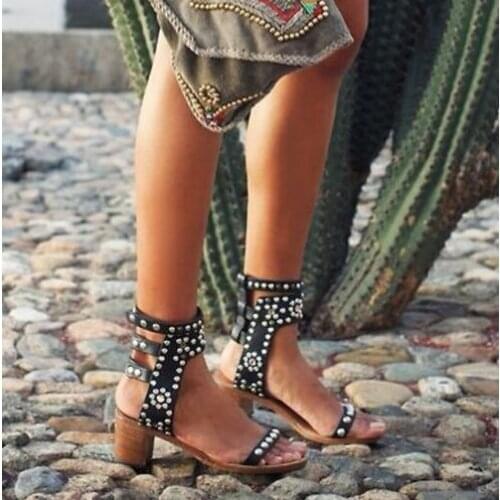 YUE JABON Top Quality Casual Street Style Buckle Strap Gladiator Sandals Stud Rivets Open Toe Women Pumps Size 35-41 Rome Sandal