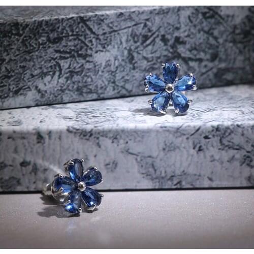 Liemjee Wholesale Fashion Jewelry Exquisite Inlaid Zircon Flower Stud Earrings For Women Luxury Namour Charm Gift All Seasons
