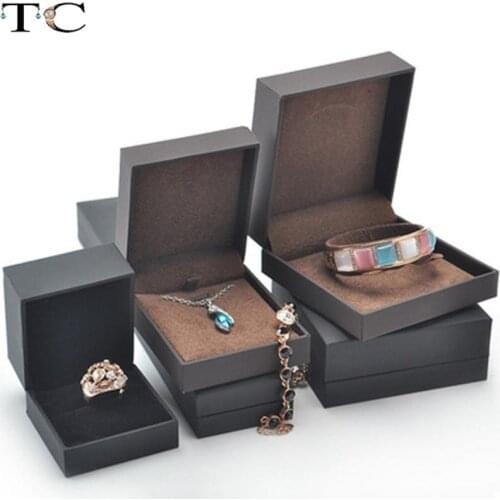 High-End Tactile Paper Jewelry Box Packaging Wedding Welfare Gift Box Ring Jewelry Display Jewelry Box