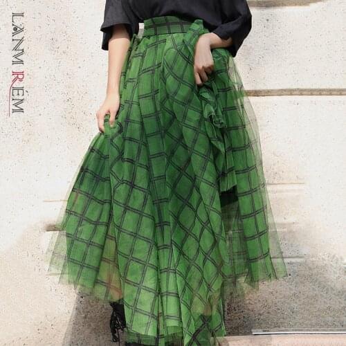 LANMREM Women Green Plaid Print Skirt 2021 Autumn Fashion Asymmetric Elastic Waist Streetwear A-line Mid-calf Skirt Famale 2A474