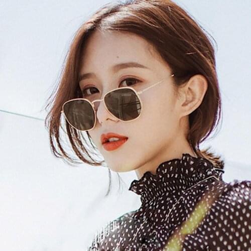 Casual Large Frame Round Sunglasses Women Brand Designer Alloy Classic Mirror Sun Glasses Vintage Simple Streamlined Sunglasses