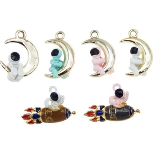 6pcs/lot Mix Enamel astronaut Charms For Earrings Necklace Pendant Astronaut Keychain Pendant Charms Earring Findings Fun DIY
