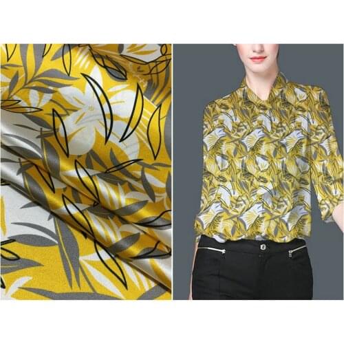 Natural heavy silk fabric new 19 mm beige freehand flowers and plants silkworm silk satin dress fabric fashion printed fabric