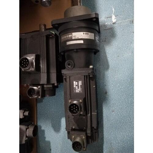 R88M-W1K530H-BS2 SERVO MOTOR , used in good condition . 80% appearance new , good working , free shipping