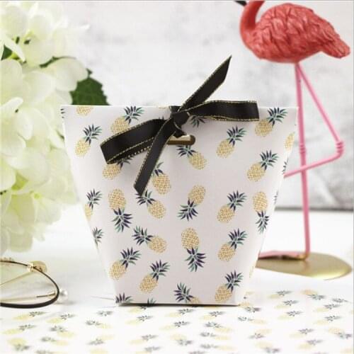 50pcs/lot New Colorful Pillow Box Ribbon Bow Present Carton Pouch Kraft Paper box Wedding Favors Gift Boxes Wedding Party Supply