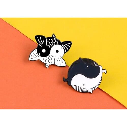 Black and white yin and yang fish enamel pins Chinese style pins badges brooches Lapel Clothes bag pin Vintage Jewelry gifts