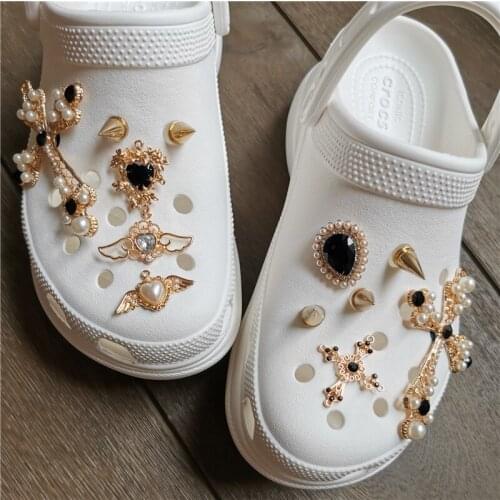 Elegant Croc Charms Designer Fashion Quality DIY Clogs Shoe Buckle Trend Creativity Shoes Charms for Crocs Luxury New Arrivals