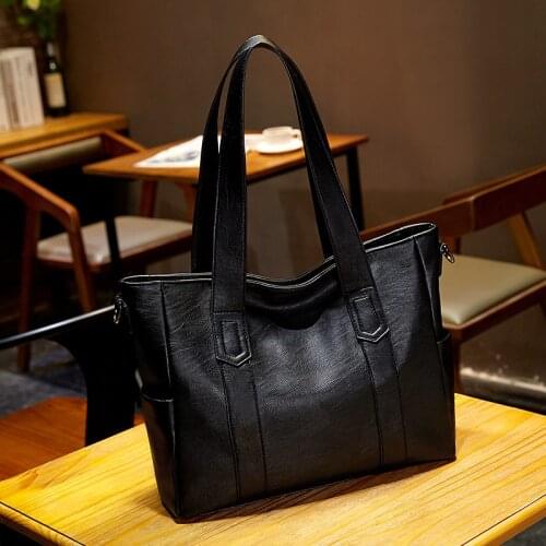 Famous Brand Women Handbags Tassel Luxurious Leather Lady Messenger Bags Wide Shoulder Strap Leisure Women Shoulder Bags C1615