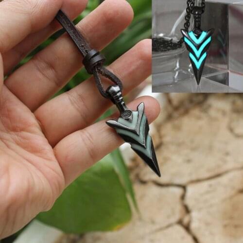 Glowing Green Arrow necklace Knight spear Necklace GLOW in the DARK Luminous pike Pendants & Necklaces silver plated girls gift