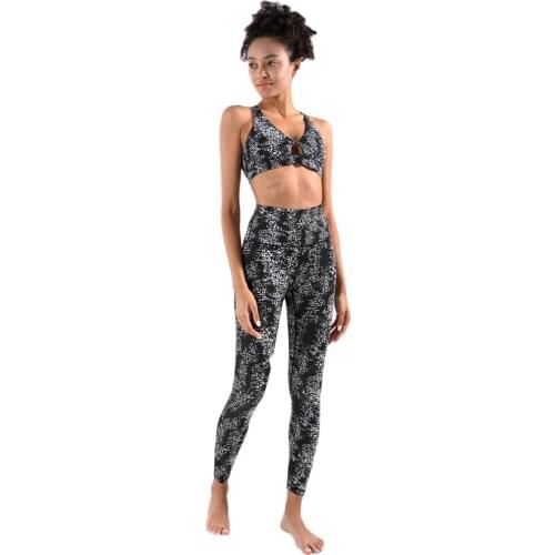Mermaid Curve Yoga Workout Suit Set Skin-friendly Soft Fabric High-stretch Skinny Nine Pants Gathered Two-piece Sports Bra