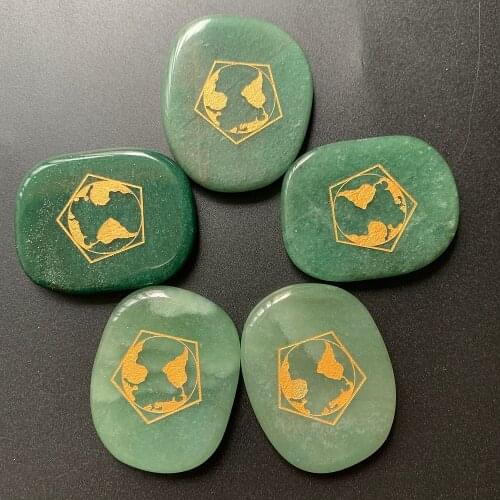Natural Green Aventurine Palm Stones Carved Earth Map Symbol Reiki Healing Stones Semiprecious Crystal Fengshui Decor