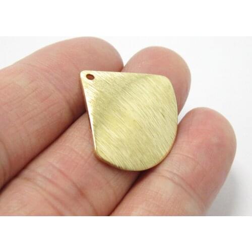 Brass earring charm 25x23.5mm Textured ginkgo leaf Raw brass Camber sector pendant R1225