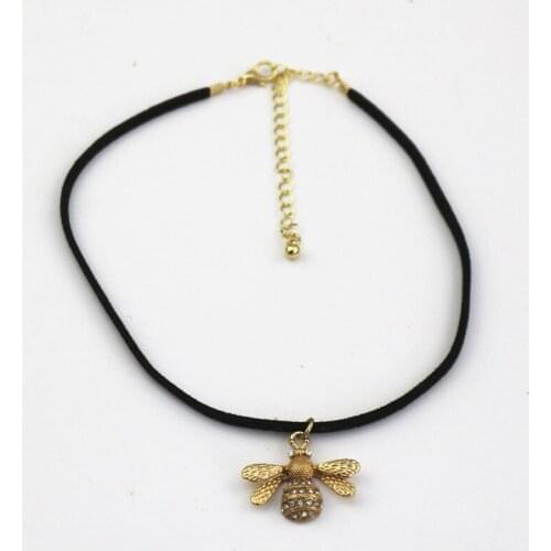 Fashion simple bee inlaid pendant black Korean cashmere necklace clavicle chain holiday gift