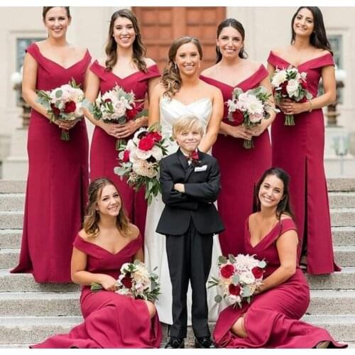 Elegant Long Off Shoulder Mermaid Fuchsia Bridesmaid Dresses Slit Pleated Floor Length Lace Up Back Robes de Soirée for Women