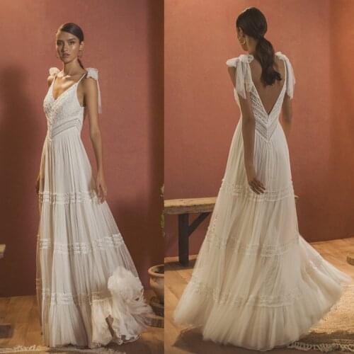 Chic Wedding Dresses 2020 Spaghetti V Neck Lace Appliqued Beads Boho Beads Bridal Gowns Floor Length Backless Wedding Dress