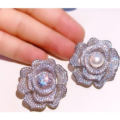 Luxury Elegant Rose Brooches Women Wedding Brooch Crystal Broach for Bridal Bouquet Sash Flower Pin Engagement Accessory Jewelry