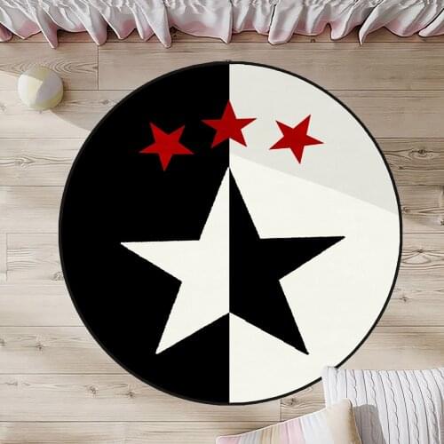 Siyah Beyaz Yuvarlak Çocuk Odası Halısı siyah beyaz yıldız kırmızı yıldız
