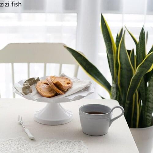 Creative White Wavy Iron Cake Plate Wedding Party Dessert Cake Plate Tall Dessert Candy Plate Kitchen Utensils Home Decoration