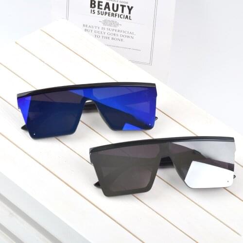 UEESHOP Vintage Male Flat Top Sunglasses Men Brand Black Square Shades UV400 Gradient Sun Glasses For Men