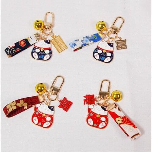 2021 Janpan Traditional Maneki Neko Lucky Fortune Cat Gold Color Women Keychain Key Chain Bag Pendent Airpod Accessories D431