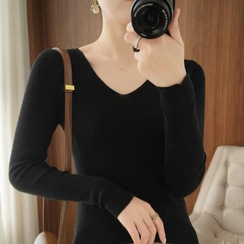 Net celebrity temperament women wear slim solid color wool bottoming shirt 2021 new spring thin section v-neck sweater