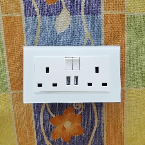 NOVSKI Crystal Glass Panel 146 Type UK Switched Socket Wall with Dual USB Ports, 13A 110v - 250v Grounded White Black