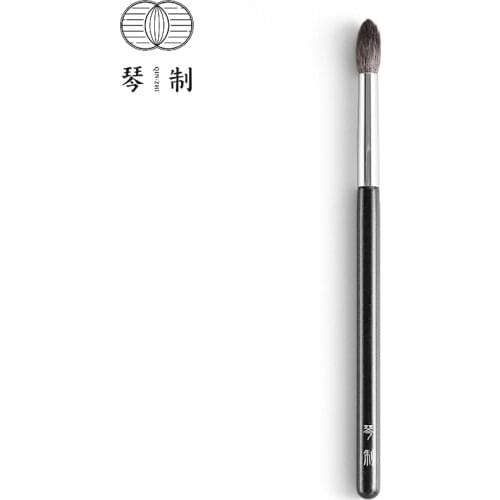 QINZHI Professional Handmade Make Up Brush 07 Eye Shadow Blending Brush Soft Saikoho Goat Hair Makeup Brushes