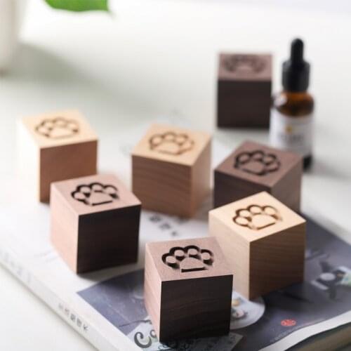 Solid Wood Car Fragrance Diffuser Creative Cats Claw Walnut Portable Fragrance Wood Creative Diffuser Small Creative Gift