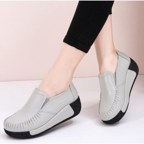 Womens Spring Vulcanized Shoes Fashion Thick Bottom Ladies Slip on Platform Shoes Loafers for Walking Female Wedges Shoes