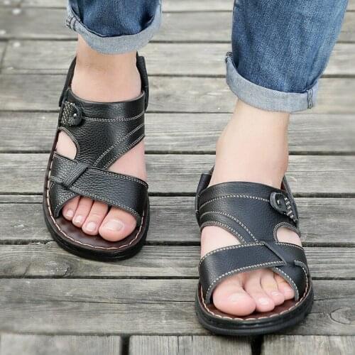 Slippers leather mens casual beach shoes 2021 new breathable comfortable shoes dad sandals