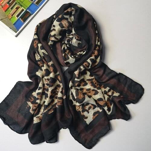 2018 Hot Sale Leopard Print Scarves And Shawls Cotton Leopard Wrap Hijab Muffler 2 Color Free Shipping