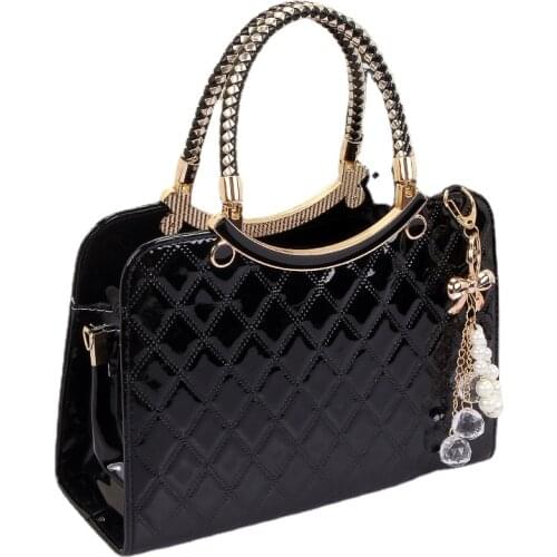 2021 New Womens Handbag Fashion Trend One Shoulder Stiletto Bag Pringle Fashion Womens Bag Handbags Women Bags