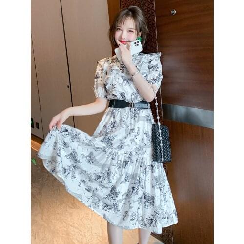 Womens dress with retro elegant printed ruffle bubble sleeve belt 2021 Spring new