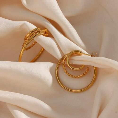 2021 New Whirl Circle Hollow Gold Hoop Earring Creative Design Texture Gold Plated Jewelry Ladies Elagant Gold Hoops