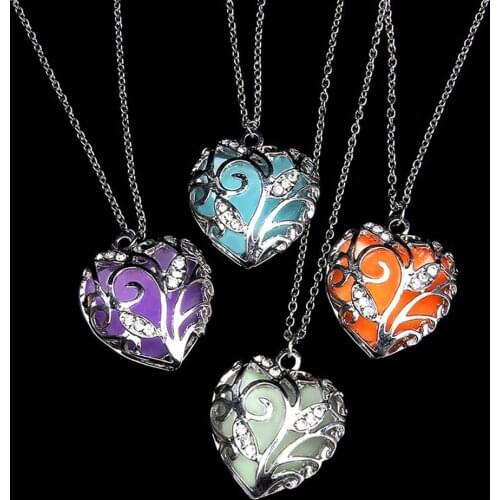 WomenS Hollow Out Heart Rhinestone Pendant Luminous Chain Necklace