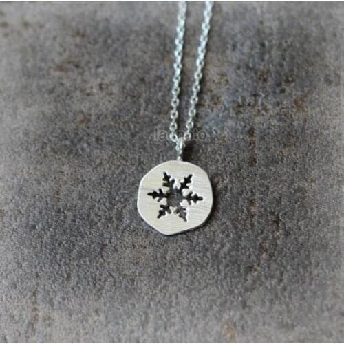 10pcs Trendy Cutout Snowflake Pendant Necklace Choker Statement Necklace For Women Jewelry