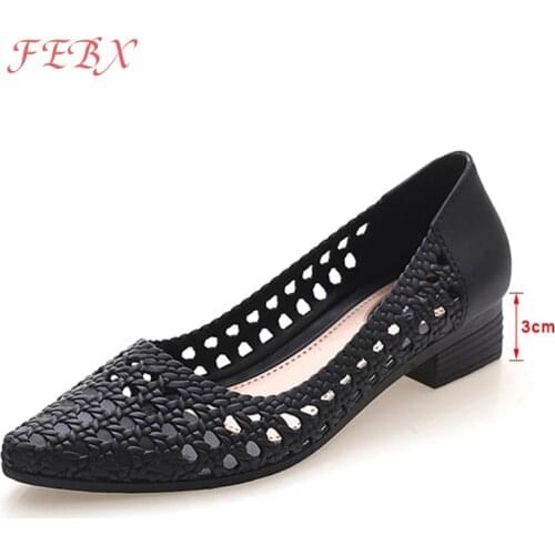 Summer Women Shoes Low Heels Hollow Out Shallow Soild Jelly Shoes Non Slip Leisure Female Footwear Pointed Toe Pvc Women Sandals