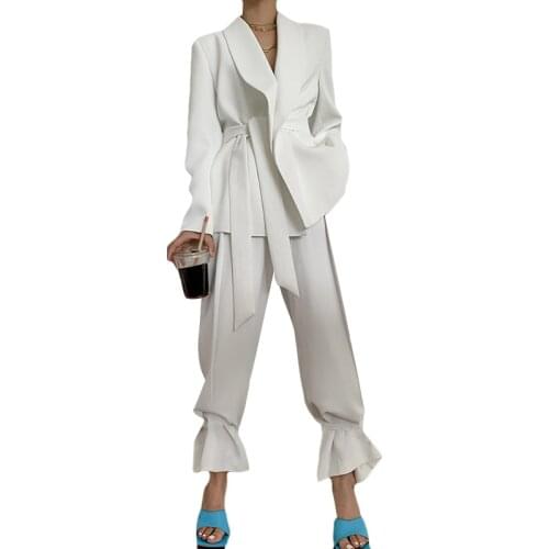 White Suit Suit Female Autumn and Winter Korean Temperament 2021 Fashion Design Sense Wide Leg Pants Two-piece Western Style