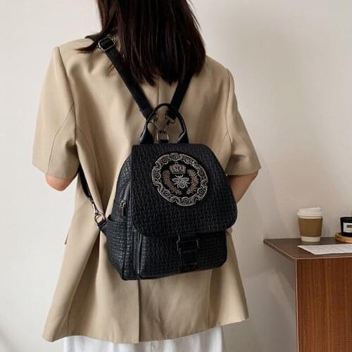 Fashion womens backpack 2021 Female Retro hit School bag large Leather Fancy cheap Beach Travel backpack for women Mens