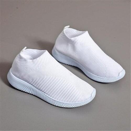 New style womens large size sports shoes fashion mesh fly woven breathable comfortable light all-match casual womens shoes