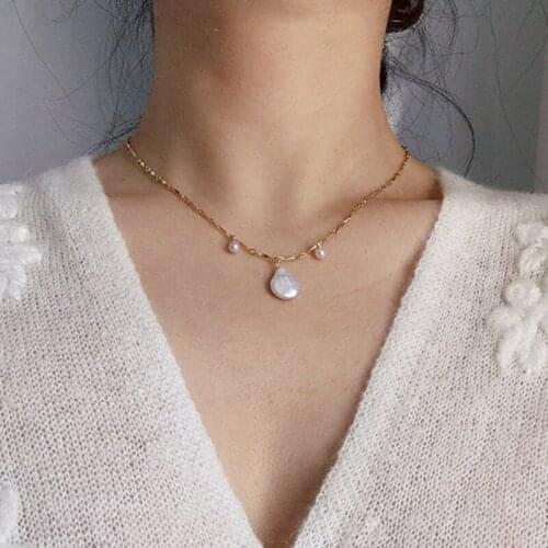 Vintage Elegant Baroque Pearl Pendant Necklace for Women Simple Korean Geometric Chains Choker Necklace Colar Jewelry Gift