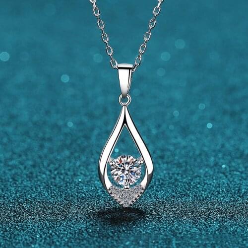 Silver Excellent Cut Diamond Test Passed 0.5 Carat D Color Good Clarity Moissnaite Eye Pendant Necklace Silver 925 Wedding Chain