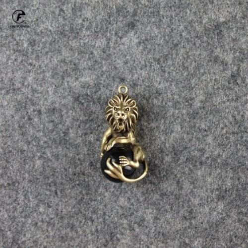 NEW Brass Majestic Lion King Keychain Pendants Vintage Copper Animal Model Key Chains Hanging Car Key Rings Ornament Decoration