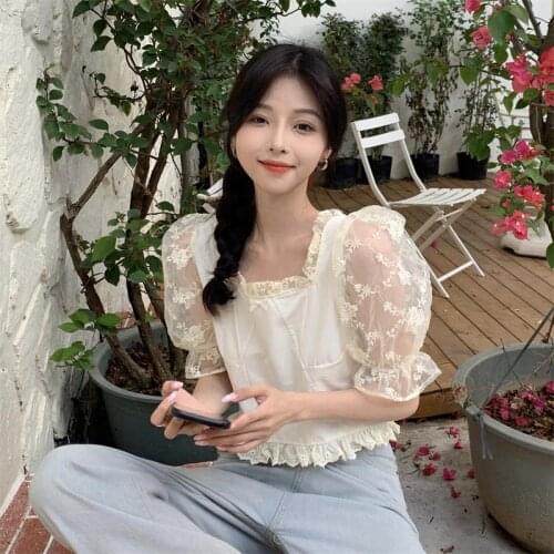Summer new palace style square neck design lace stitching puff sleeve T-shirt