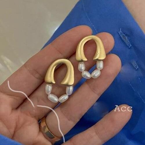 Chic Fashion Gold Geometric U Pearl Stud Earrings for Women Charms Vintage Oval Pearls Studs Earrings Girls Fashion Jewelry