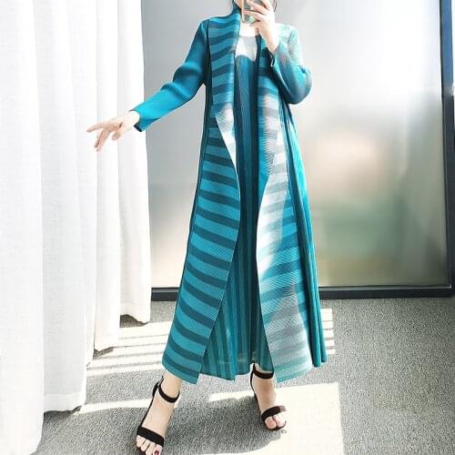 2020 autumn winter new two-piece dress pleated long sleeve dress Turn-down Collar striped plus size dress
