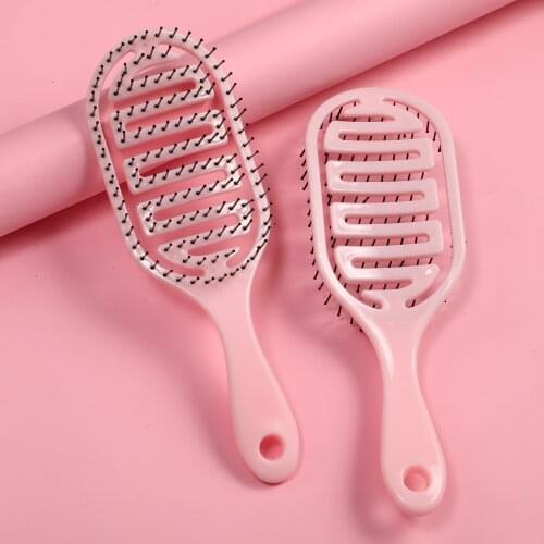 1pc Pink Fashionable and lovely portable comb, onion powder, large plastic curved comb, safety massage comb, comb for hair salon